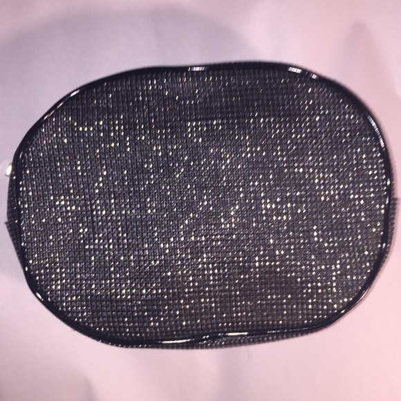 NWOT Ollie for Bergdorf Goodman Silver Mesh Makeup - Picture 1 of 6
